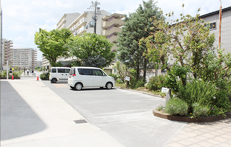 駐車場完備で来院しやすい環境です